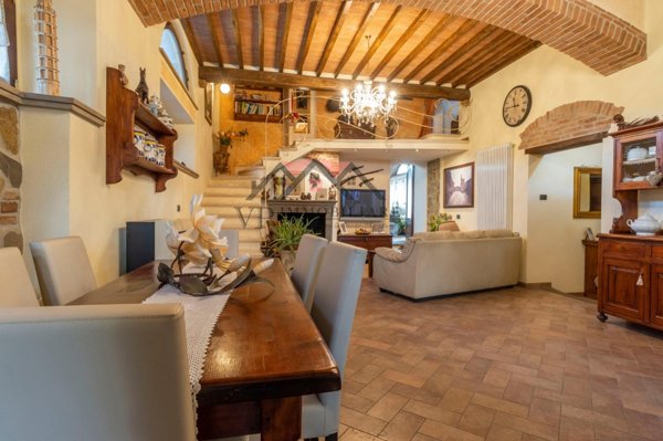 casa indipendente in vendita a Volterra in zona Saline