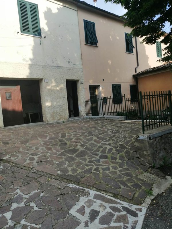 appartamento in vendita a Volterra in zona Villamagna