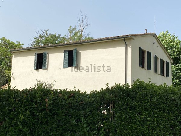 esavano in vendita a Volterra