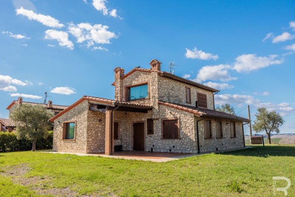 casa indipendente in vendita a Volterra