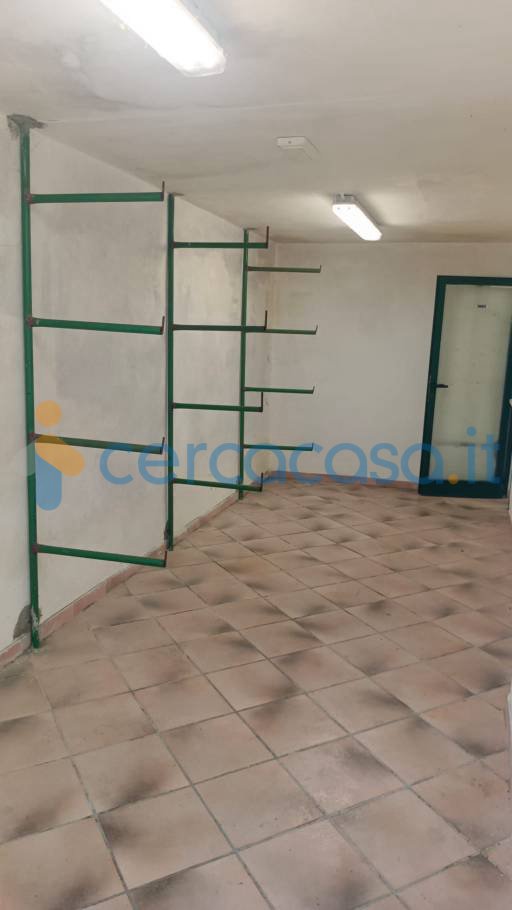 locale commerciale in vendita a Volterra