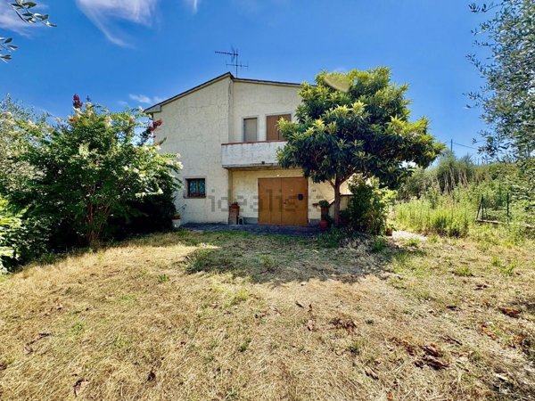 casa indipendente in vendita a Volterra in zona Villamagna