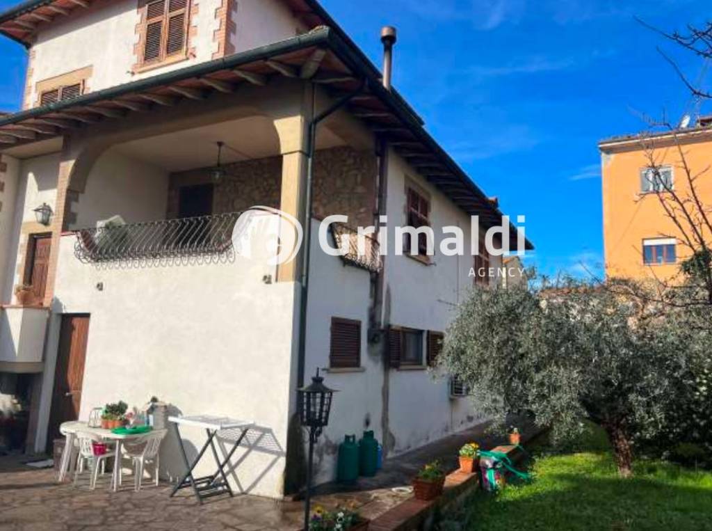 casa indipendente in vendita a Volterra in zona Saline
