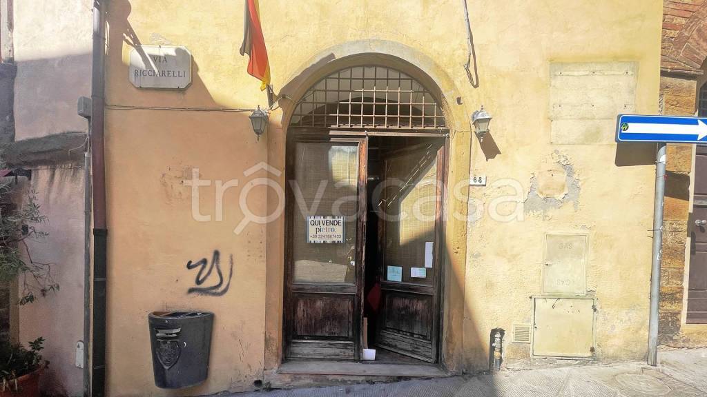 negozio in vendita a Volterra