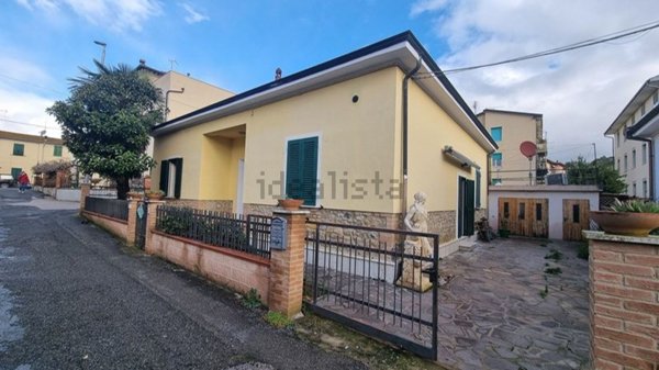 casa indipendente in vendita a Volterra