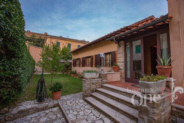 casa indipendente in vendita a Volterra in zona Mazzolla