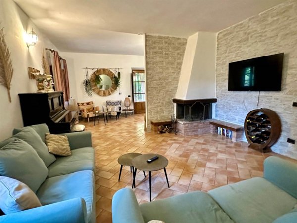 casa indipendente in vendita a Volterra in zona Mazzolla