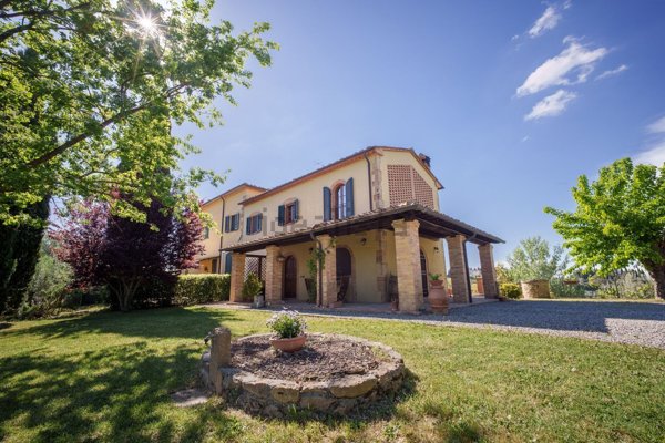 pentavano in vendita a Volterra