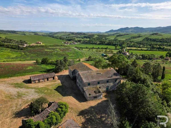 locale di sgombero in vendita a Volterra