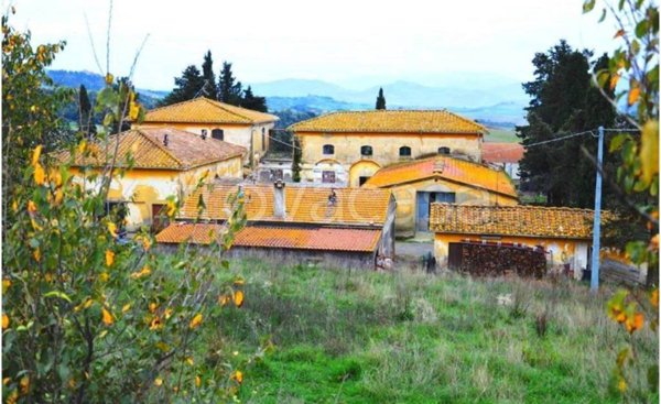 locale di sgombero in vendita a Volterra