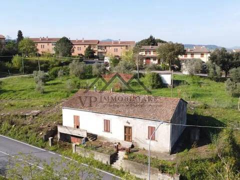 casa indipendente in vendita a Volterra in zona Saline