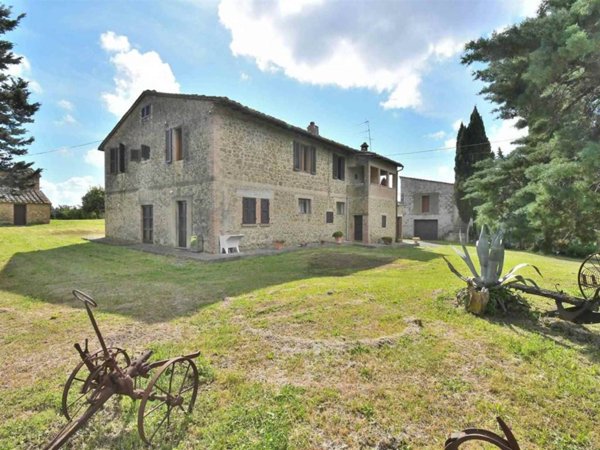 casa indipendente in vendita a Volterra in zona Mazzolla