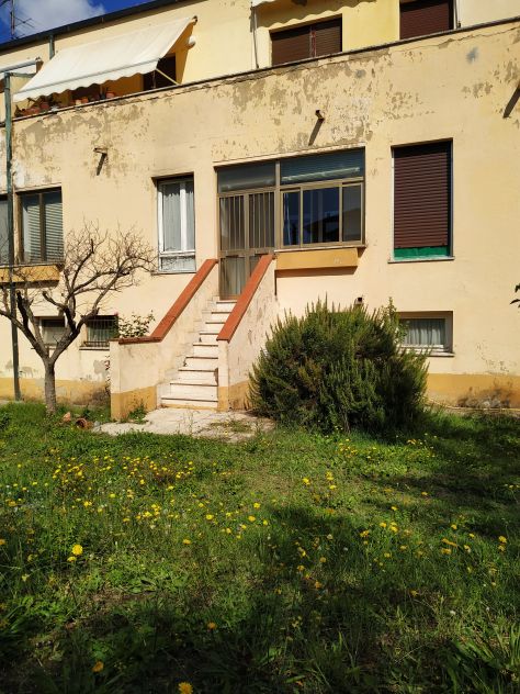 appartamento in vendita a Volterra in zona Saline