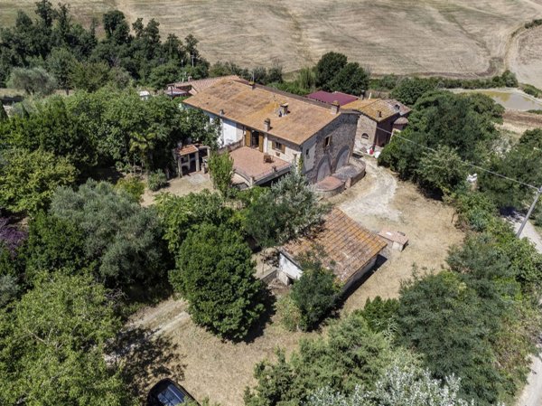 pentavano in vendita a Volterra in zona Villamagna