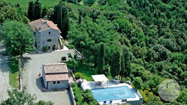 pentavano in vendita a Volterra
