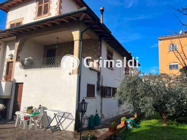 casa indipendente in vendita a Volterra in zona Saline
