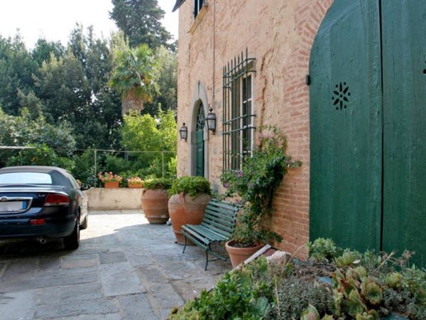 intera palazzina in vendita a Casciana Terme Lari in zona Lari