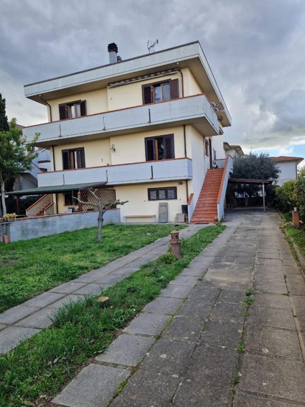 appartamento in vendita a Casciana Terme Lari in zona Perignano