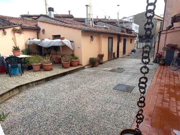 casa indipendente in vendita a Casciana Terme Lari in zona Perignano