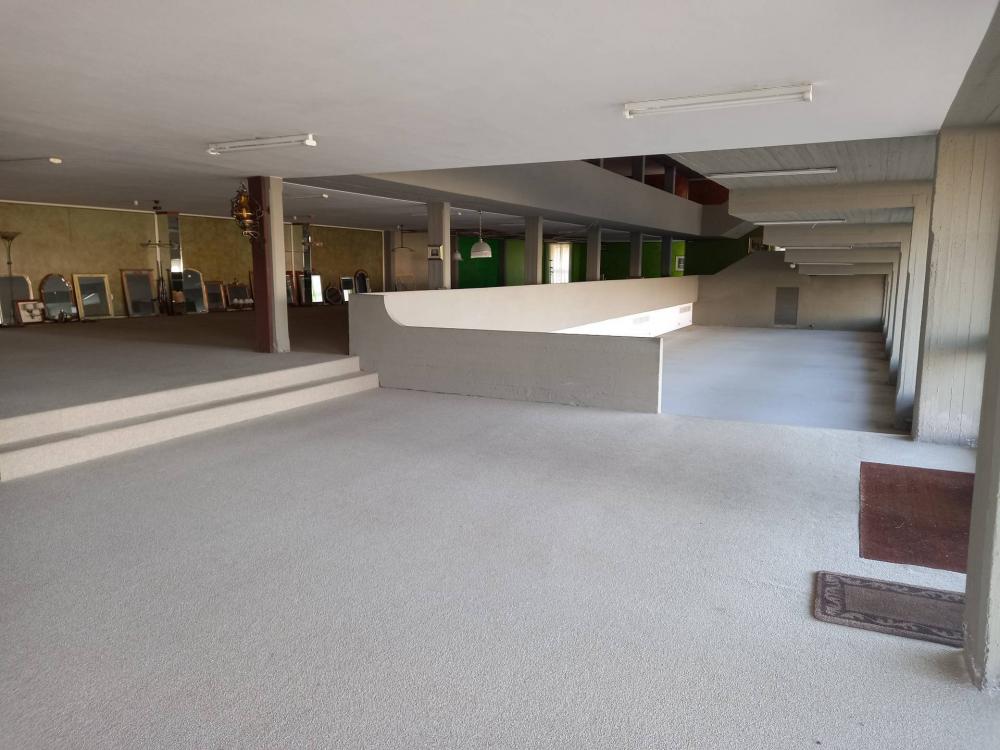 locale di sgombero in vendita a Casciana Terme Lari in zona Perignano