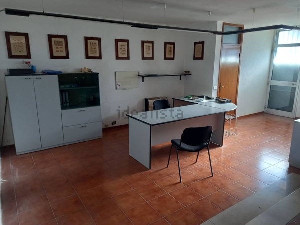 locale di sgombero in vendita a Casciana Terme Lari in zona Perignano