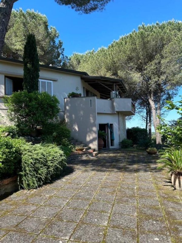 casa indipendente in vendita a Casciana Terme Lari in zona Lari