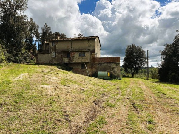 casa indipendente in vendita a Casciana Terme Lari in zona Lari