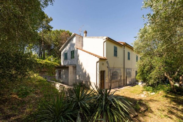 casa indipendente in vendita a Casciana Terme Lari in zona Lari