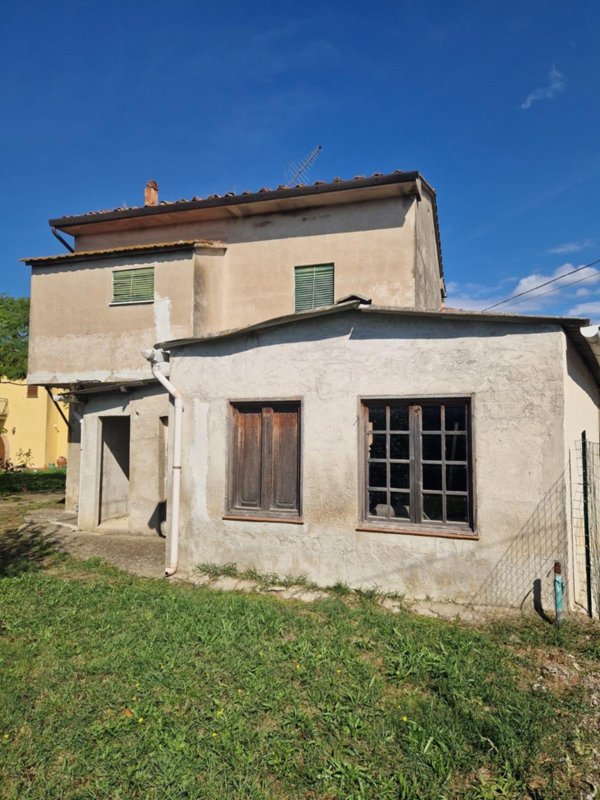 casa indipendente in vendita a Casciana Terme Lari in zona Perignano