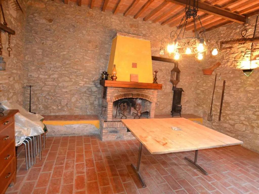 casa indipendente in vendita a Casciana Terme Lari in zona Collemontanino