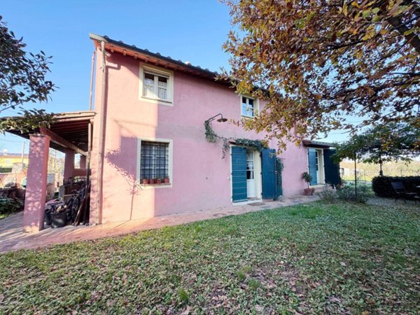 casa indipendente in vendita a Casciana Terme Lari in zona Perignano