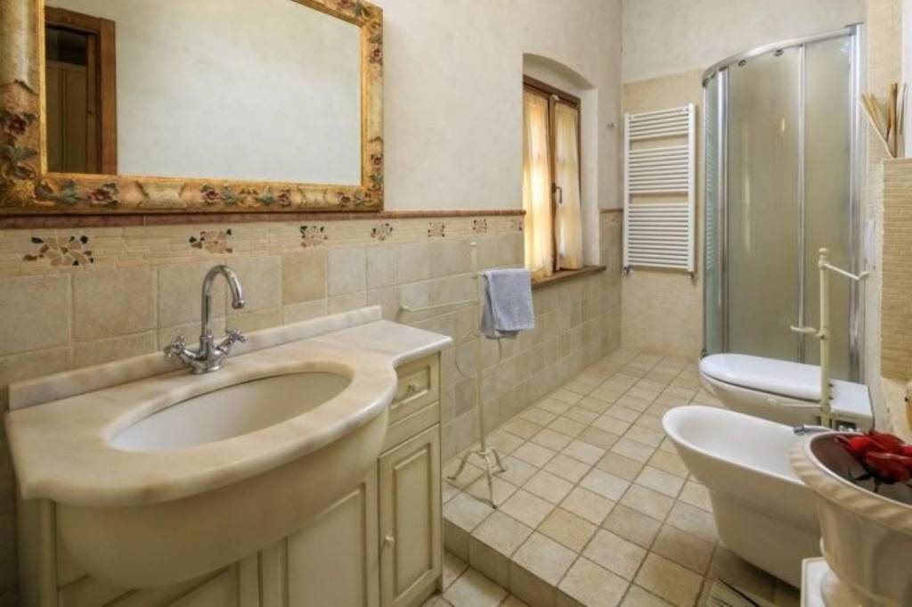 casa indipendente in vendita a Casciana Terme Lari in zona Lari
