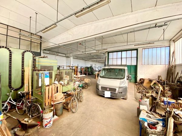 capannone in vendita a Casciana Terme Lari in zona Perignano