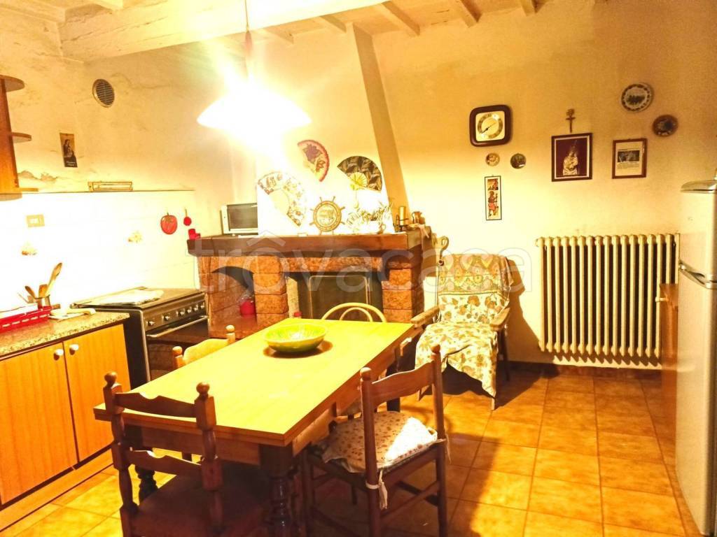 casa indipendente in vendita a Casciana Terme Lari in zona Perignano