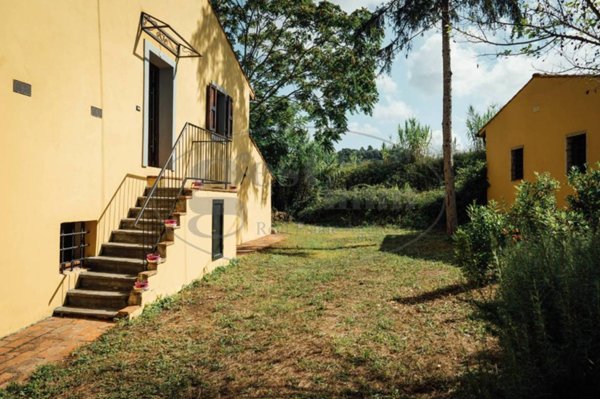 casa indipendente in vendita a Casciana Terme Lari in zona Lari