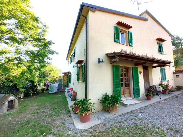 casa indipendente in vendita a Casciana Terme Lari in zona Usigliano