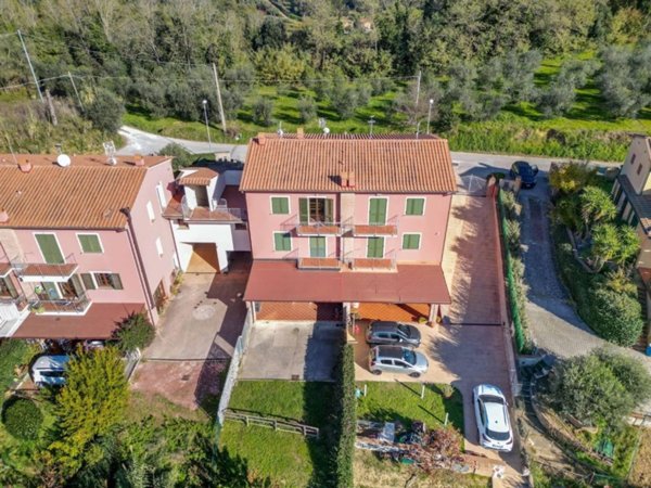 appartamento in vendita a Casciana Terme Lari in zona Usigliano