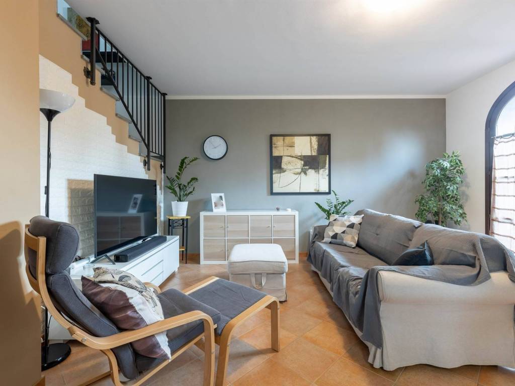 casa indipendente in vendita a Casciana Terme Lari in zona Spinelli