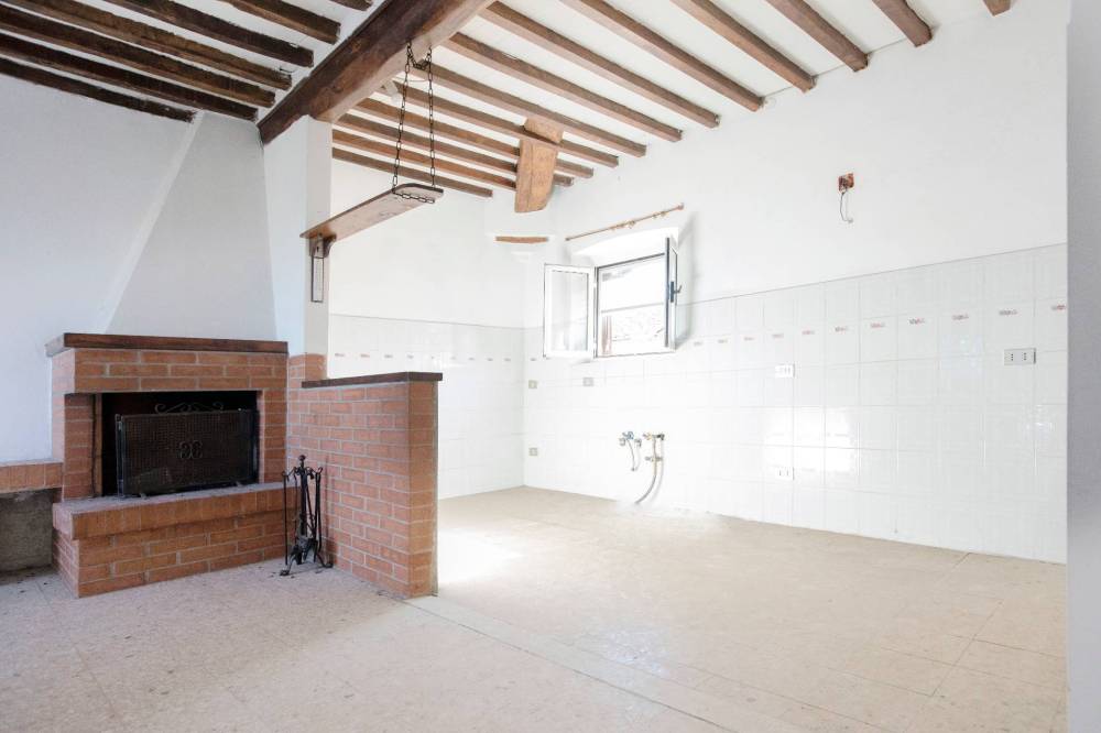 casa indipendente in vendita a Casciana Terme Lari in zona Cevoli