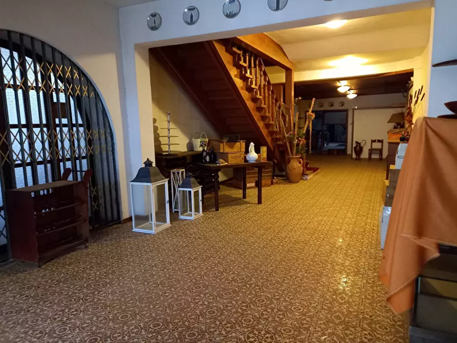 negozio in vendita a Casciana Terme Lari in zona Lari