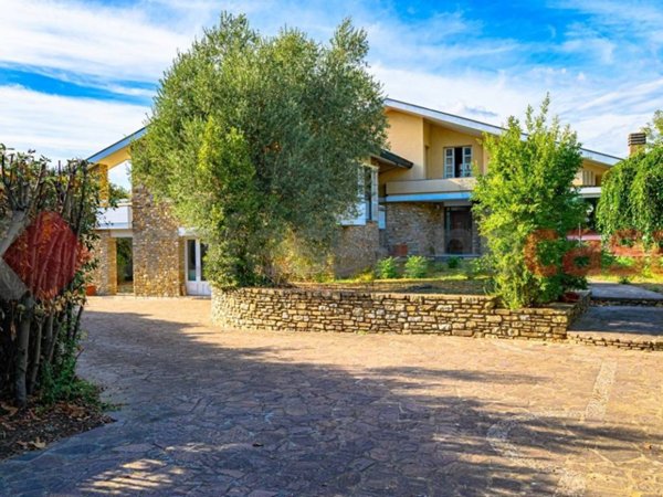 casa indipendente in vendita a Casciana Terme Lari in zona Perignano