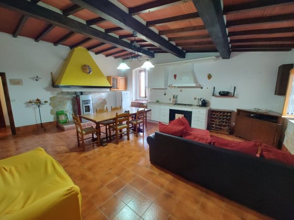 appartamento in vendita a Casciana Terme Lari in zona Casciana Alta