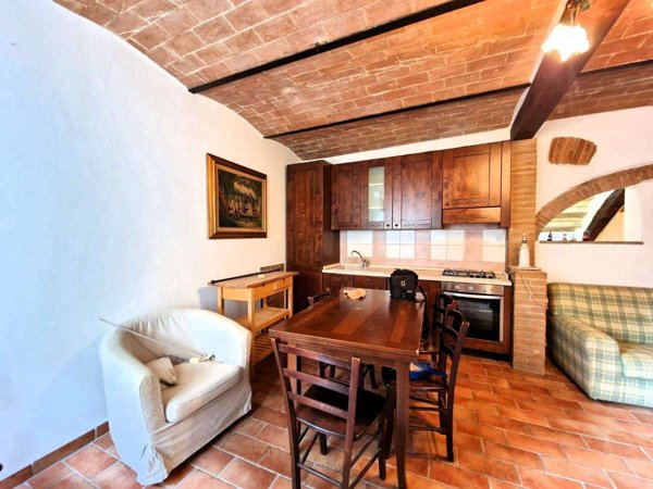 intera palazzina in vendita a Casciana Terme Lari in zona Casciana Alta