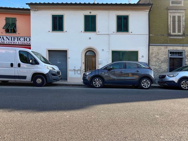 appartamento in vendita a Casciana Terme Lari in zona Perignano