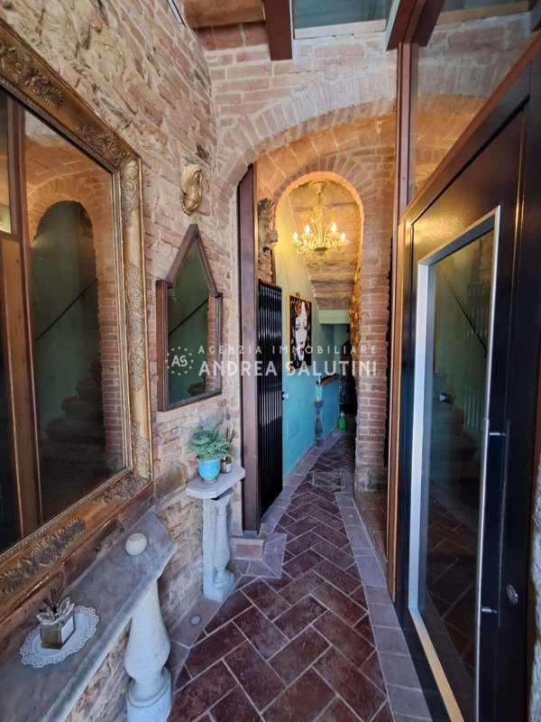 intera palazzina in vendita a Casciana Terme Lari in zona Casciana Terme