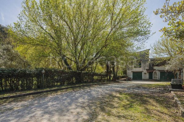 casa indipendente in vendita a Casciana Terme Lari in zona Lari