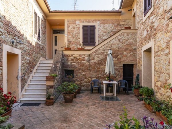 appartamento in vendita a Casciana Terme Lari in zona Lari