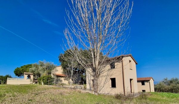 casa indipendente in vendita a Casciana Terme Lari in zona Lari
