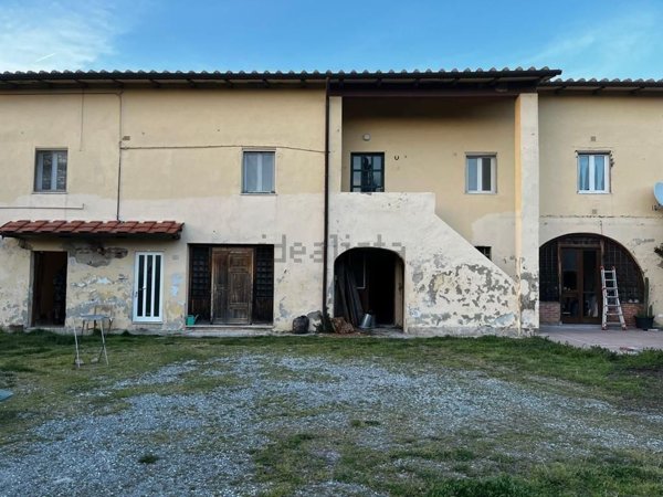 casa indipendente in vendita a Casciana Terme Lari in zona Perignano
