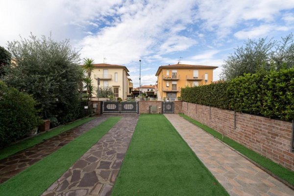 casa indipendente in vendita a Casciana Terme Lari in zona Perignano